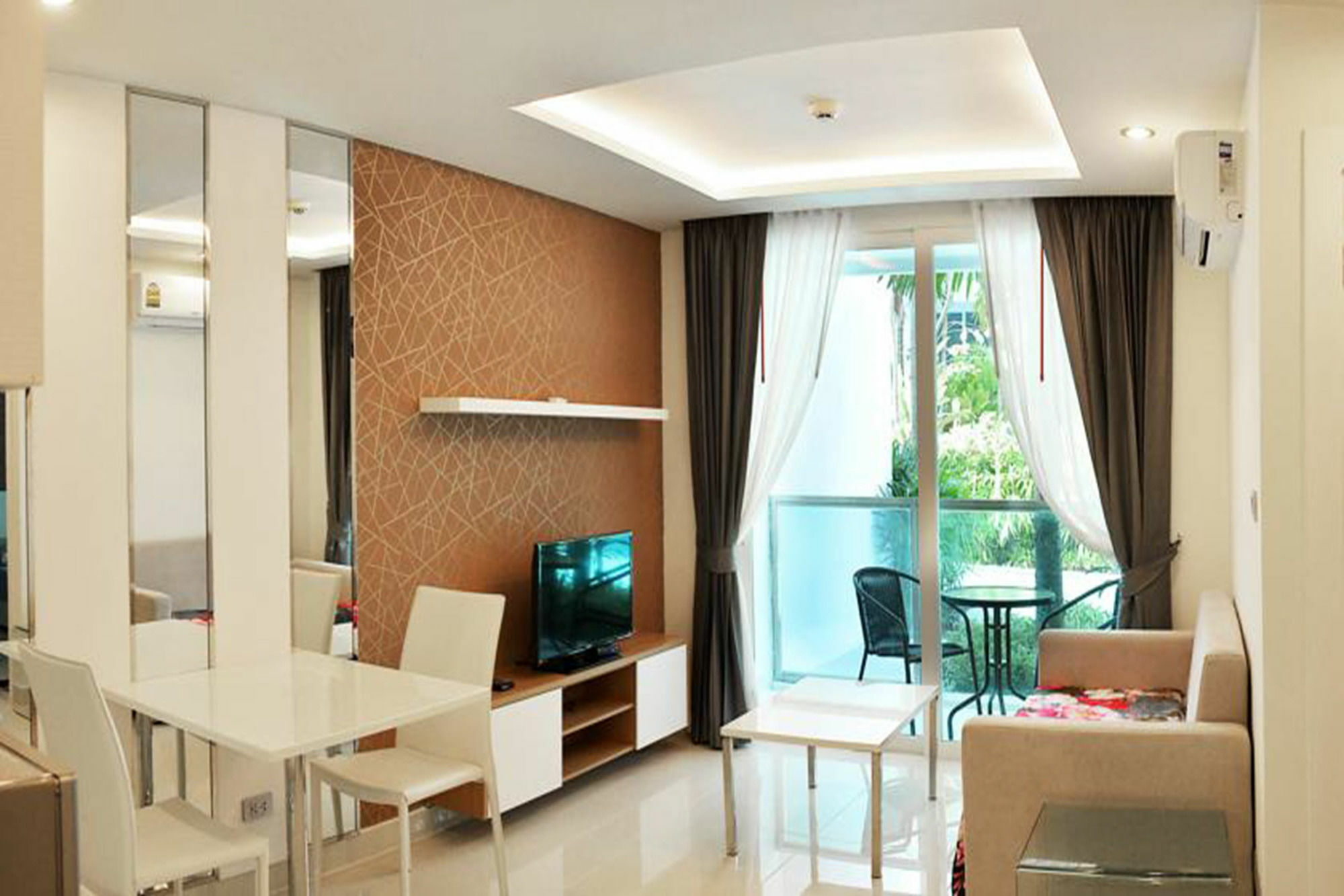 Amazon Pattaya Jomtien Apartments Экстерьер фото
